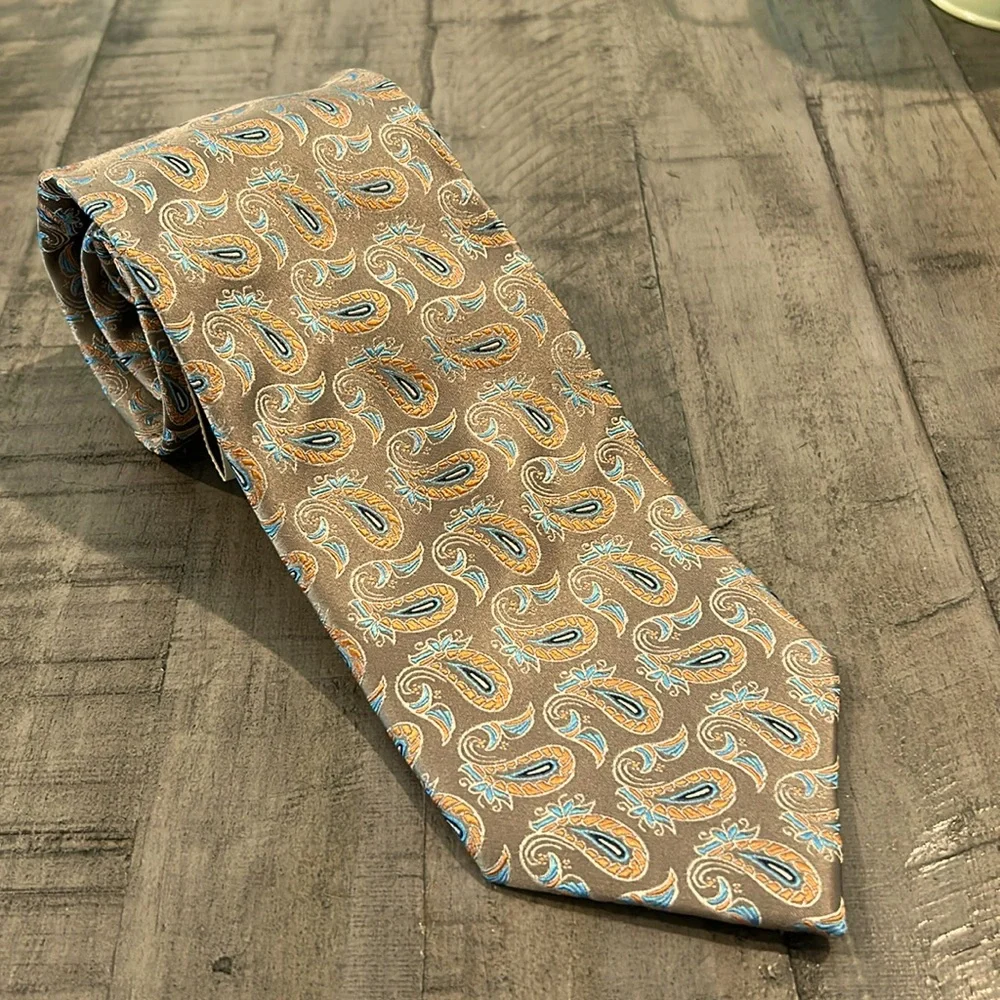 NWT Men’s Silk Tie Alexander Julian American Modern Neutral Colors Nice Pattern
